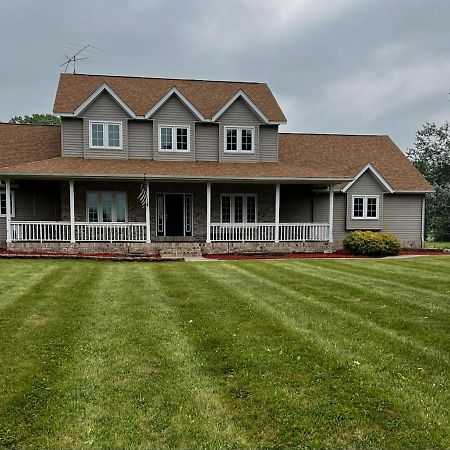 House On Grass Runway With Fly-In/Fly-Out Access Villa Tecumseh Exterior photo