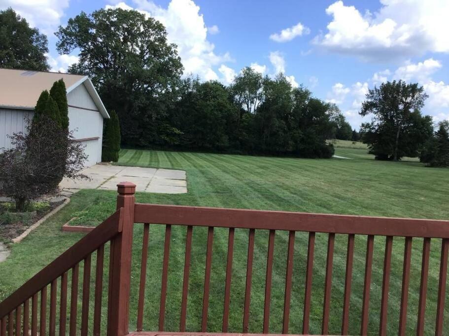 House On Grass Runway With Fly-In/Fly-Out Access Villa Tecumseh Exterior photo